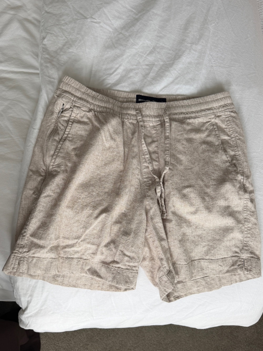 Abercrombie & Fitch Men's Linen-Blend Drawstring Shorts in Beige